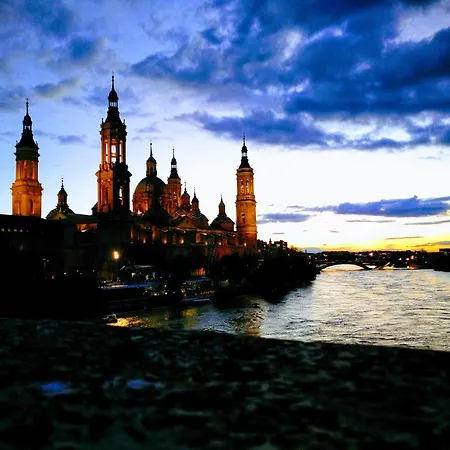 Junto Al Pilar Apartment *